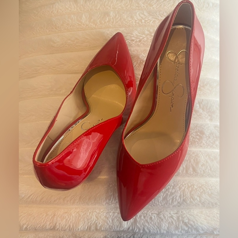 Size 6 Jessica Simpson shoes 
Never worn